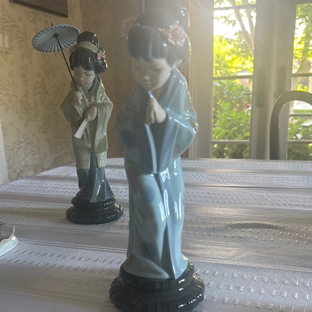 Lladro Elegant Blue and Cream Geisha Figurines